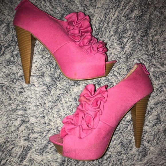 Pink heels - Picture 2 of 2