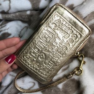 OFFERS?! 🦄Coach wristlet!