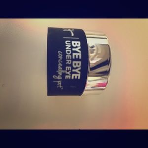 It BYE BYE Under Eye Concealing Pot Medium