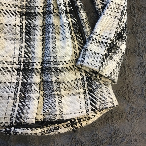 SOLD•BRAND NEW!  IZ Byer coat• - Picture 4 of 8