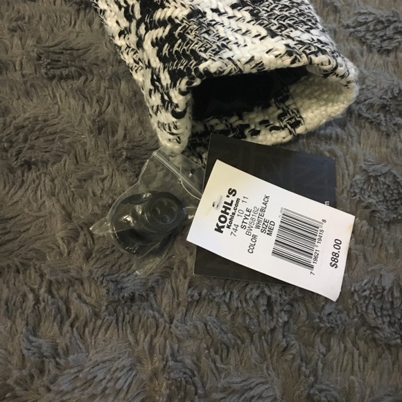 SOLD•BRAND NEW!  IZ Byer coat• - Picture 7 of 8