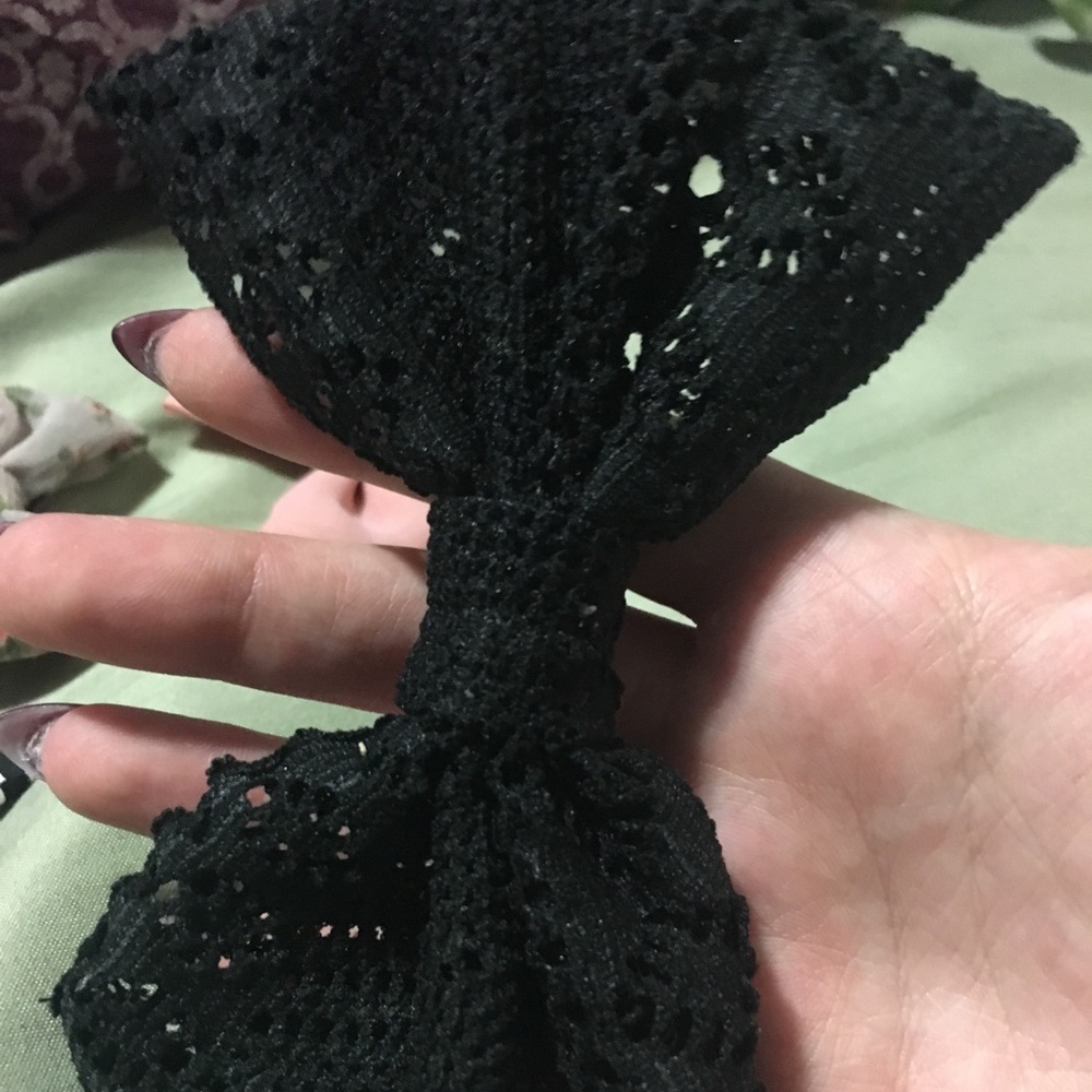 Large hair bow