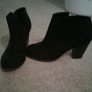 Black Old Navy Booties