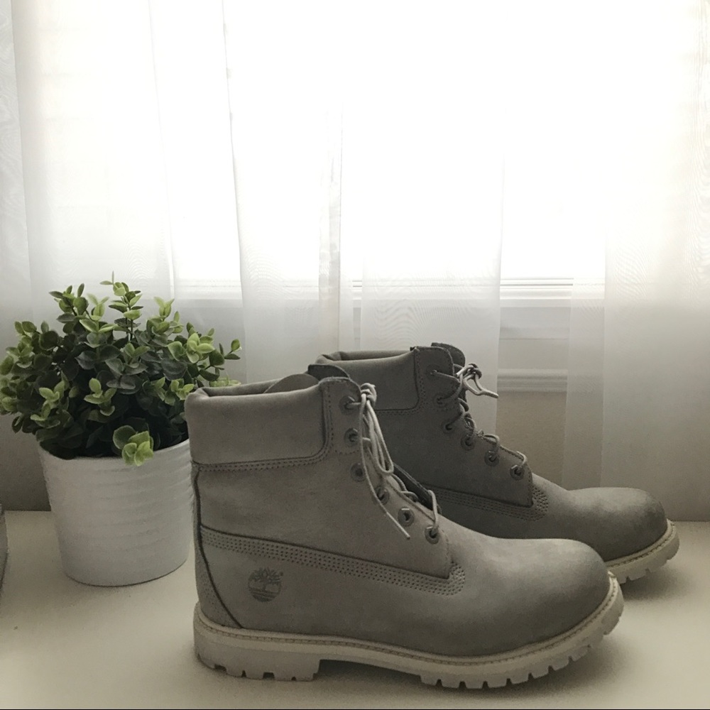Grey Timberlands