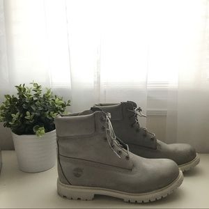 Grey Timberlands