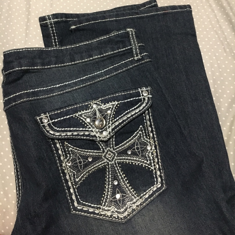 Like new size 17 Mudd jeans!!