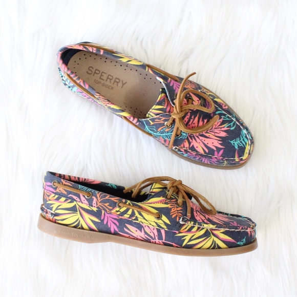 Sperry Shoes - SPERRY O 2-Eyelete Seaweed Boat Shoe in Navy/Multi