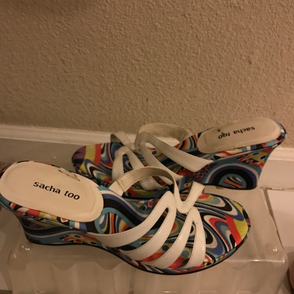 WHITE SANDALS - Picture 2 of 5