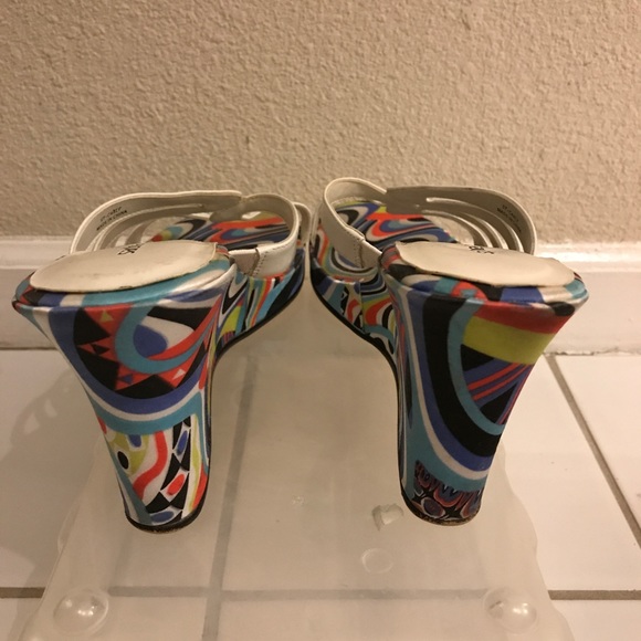 WHITE SANDALS - Picture 3 of 5