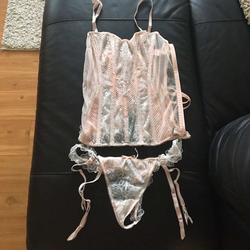 NWT Victoria's Secret lingerie set 🔥🔥🔥