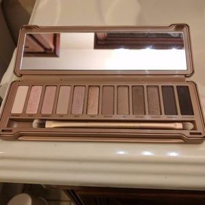 URBAN DECAY Naked3 eyeshadow palette