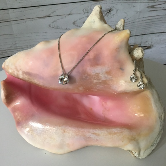 Jewelry - Floating Crystal Necklace- SilverChain Earring Set