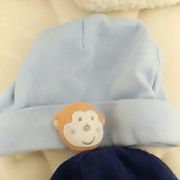 Baby beanies - Picture 1 of 2