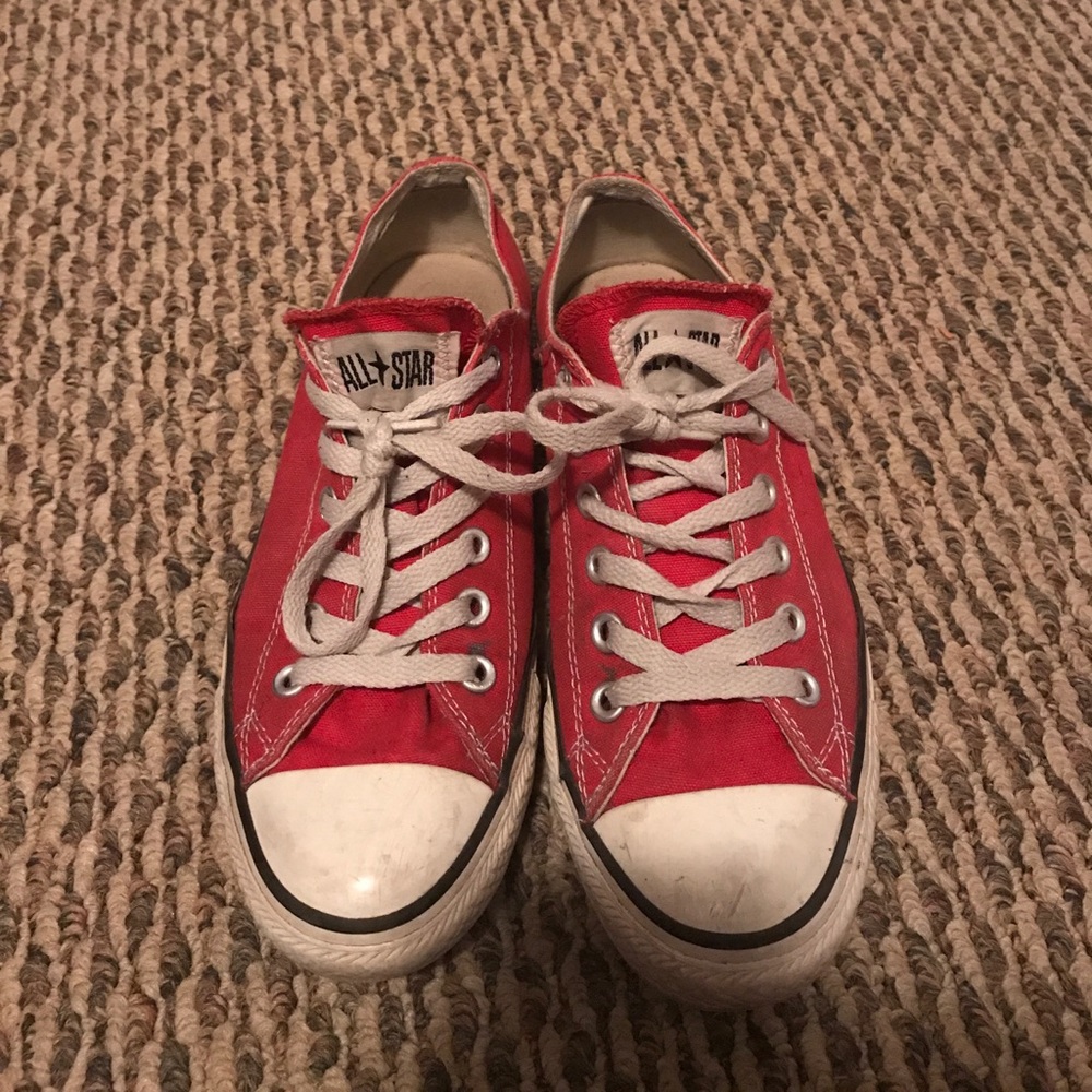 RED CONVERSE