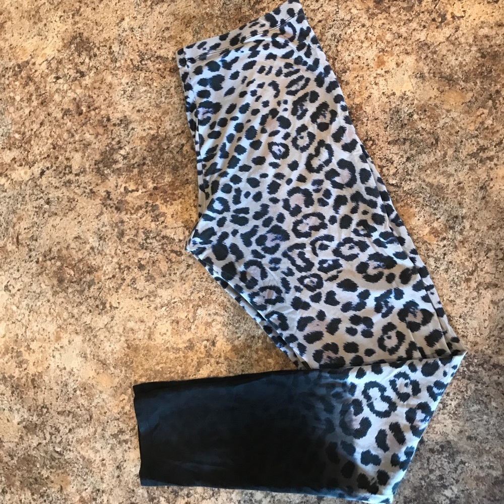 Victoria's Secret leopard ombré leggings