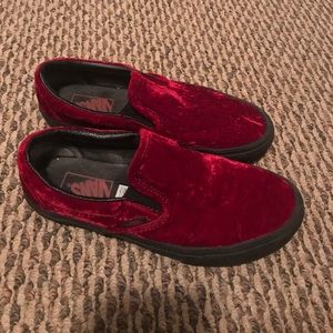 VELVET VANS