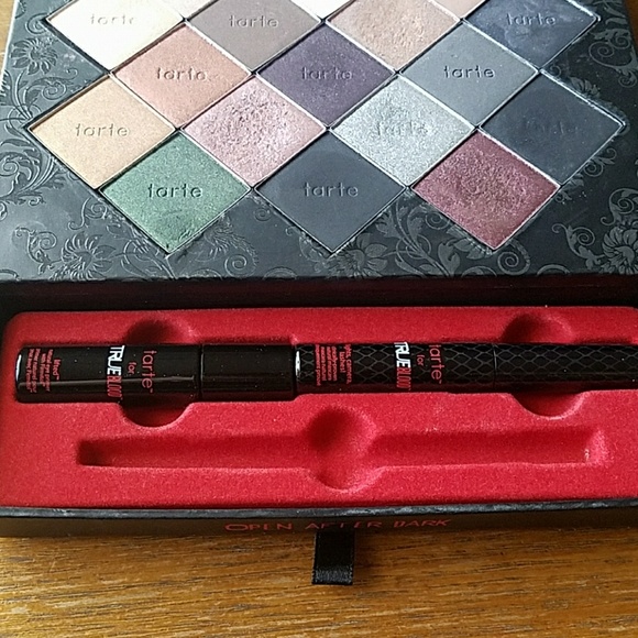 🚫sold🚫Tarte true blood palette - Picture 3 of 5