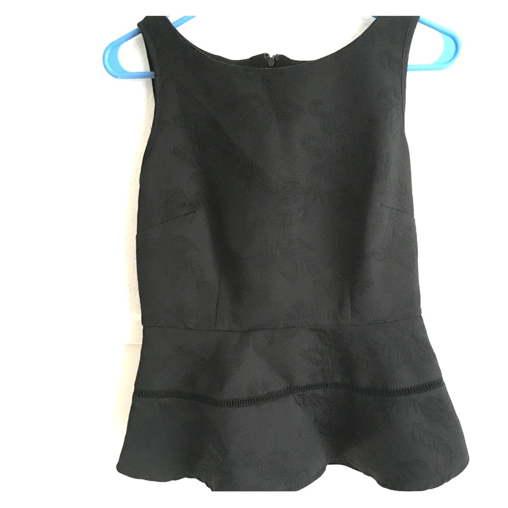 LAST CALL / Monochromatic detail peplum tank