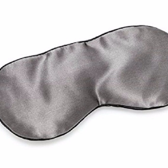 Beige Handmade Silk sleeping blindfold EyeMask - Picture 4 of 5