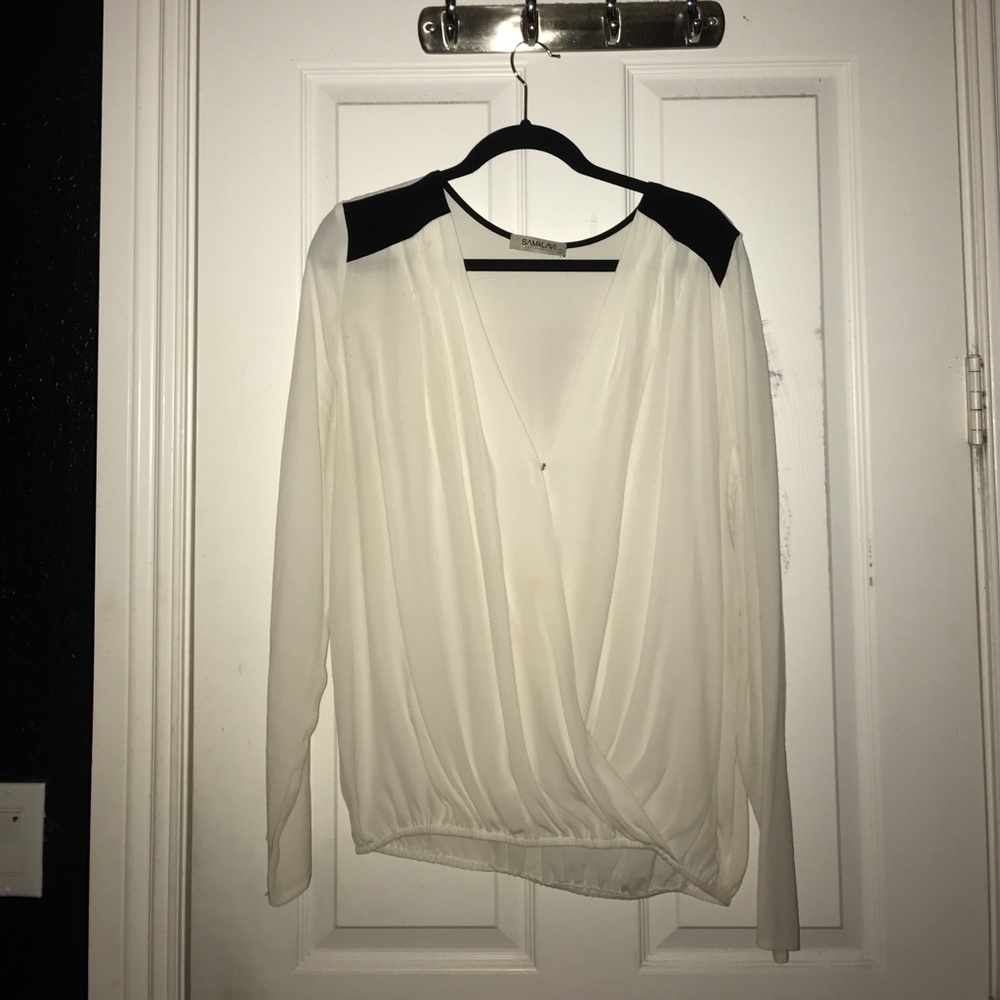 Saks Fifth Avenue White and black blouse