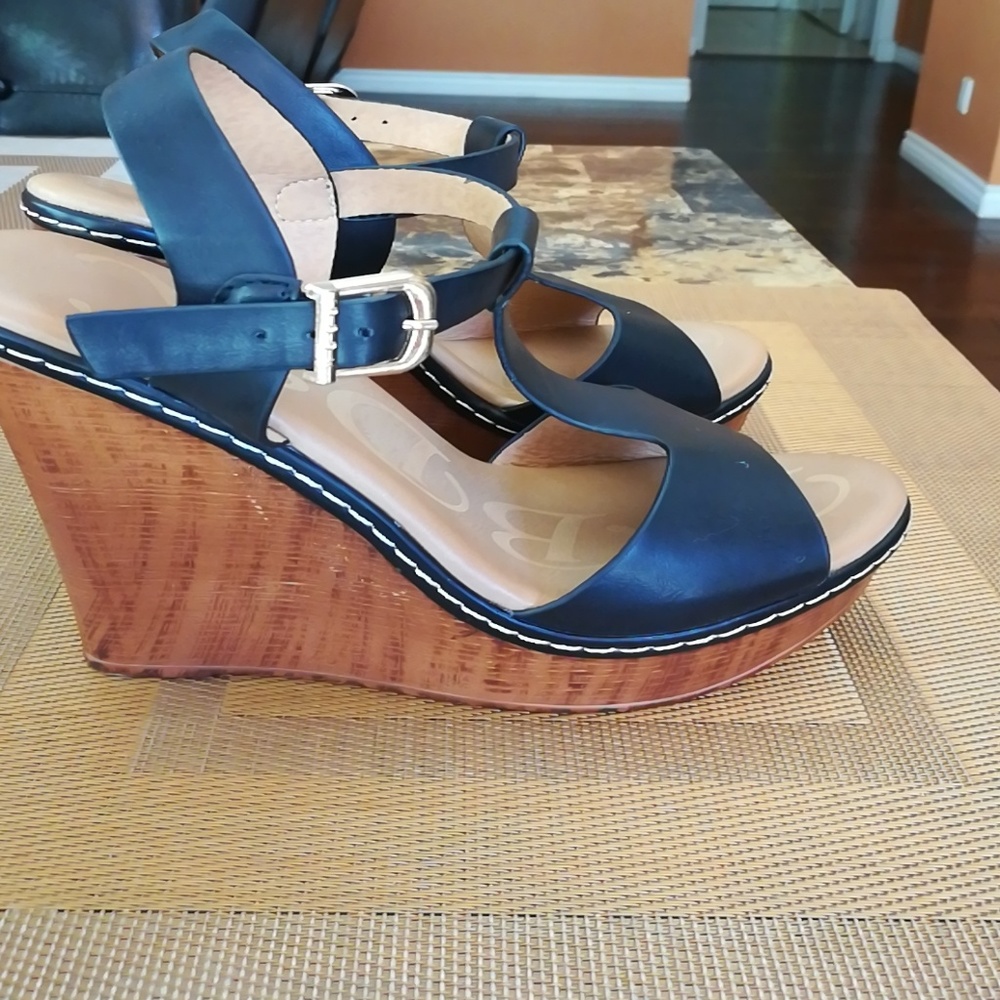 NWOT Cathy Jean Women Shoe/ Wedges