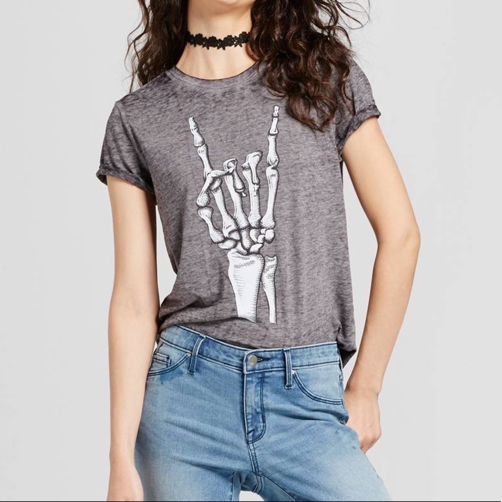 Zoe + Liv Gray Skeleton Tee NWT