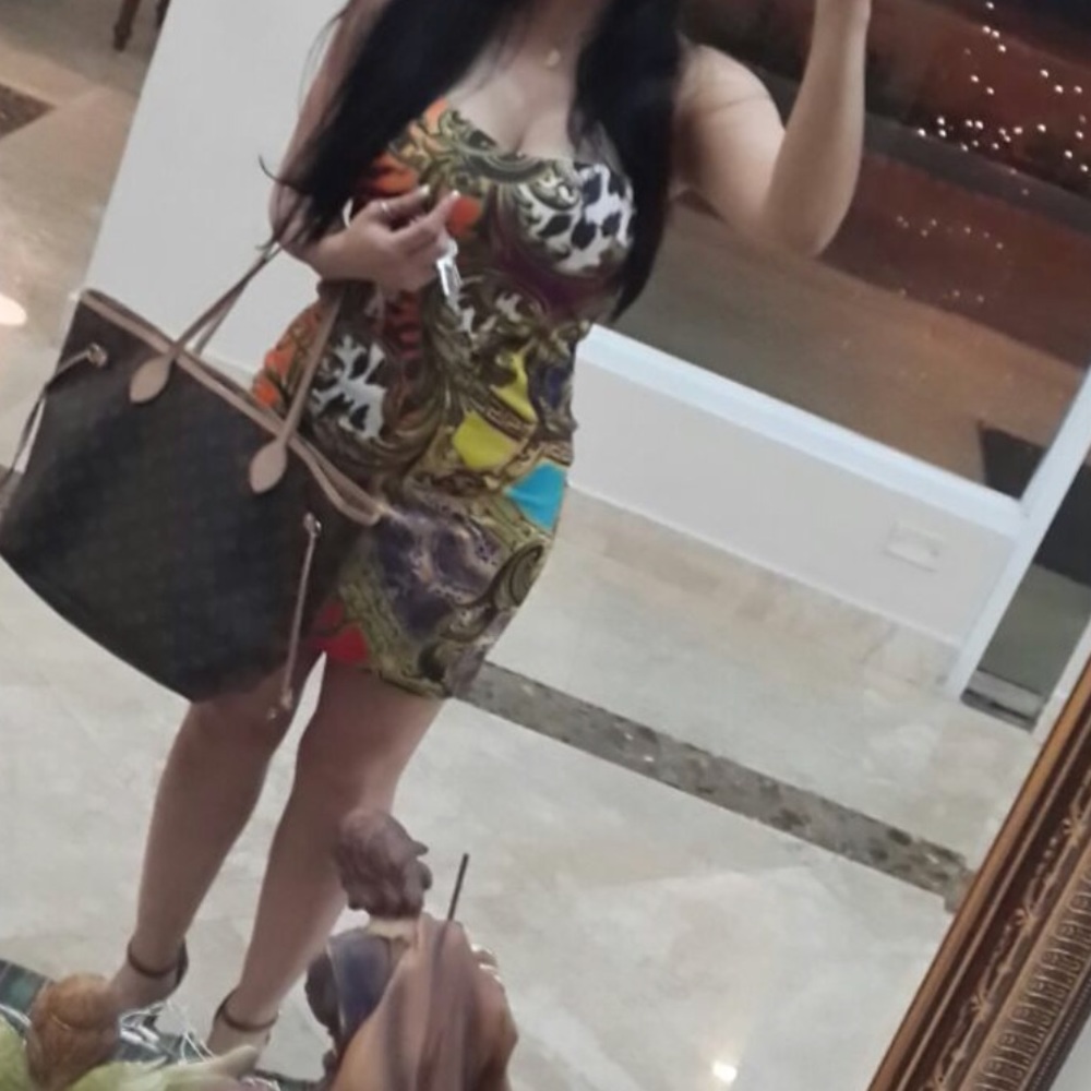 Beautiful versace print stapless mini dress - Picture 3 of 6