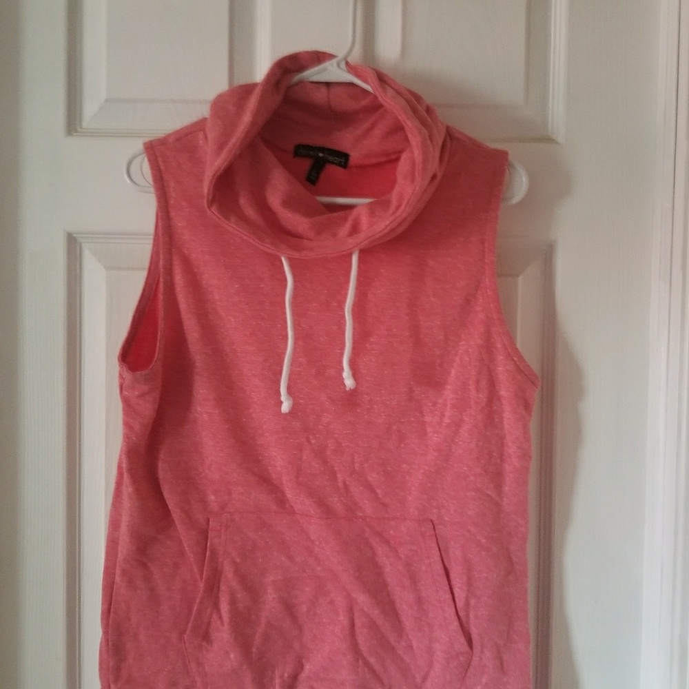 Sleeveless cowl next sweatshirt