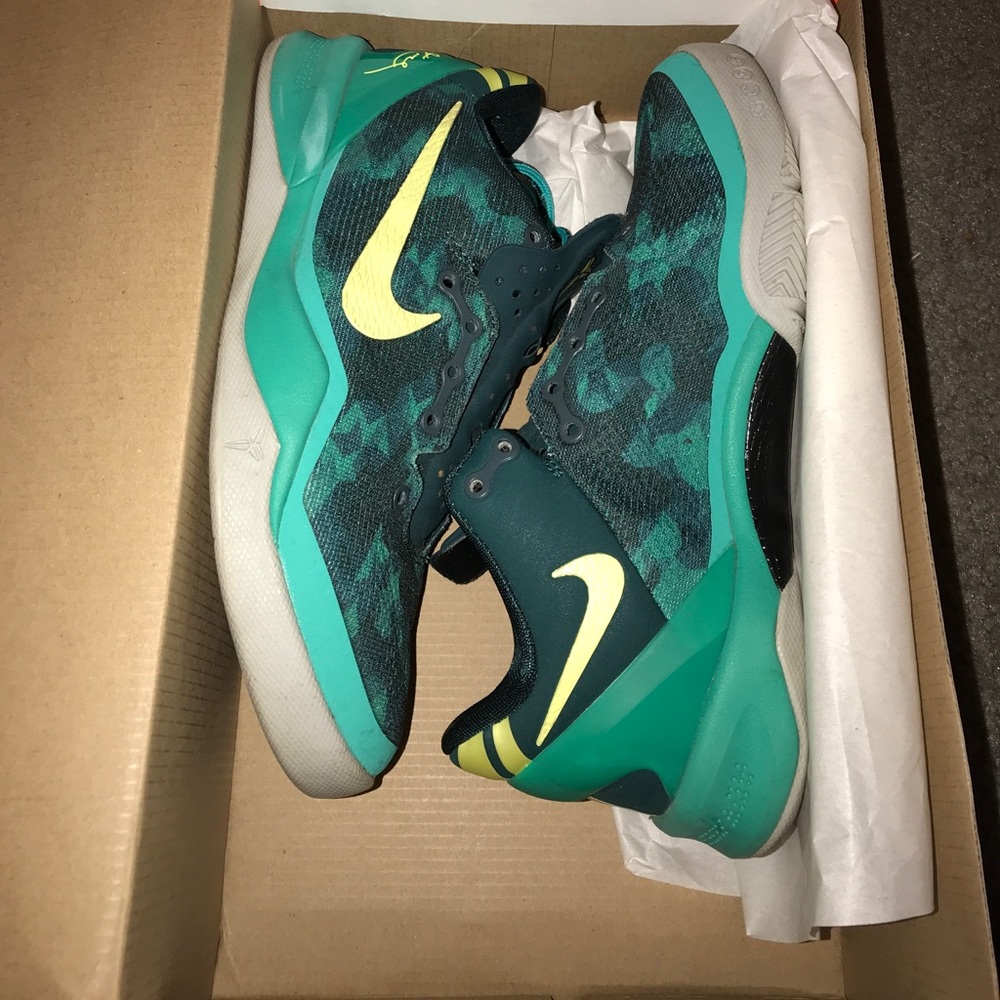 Kobe VII Dark Atomic Green Size 5y