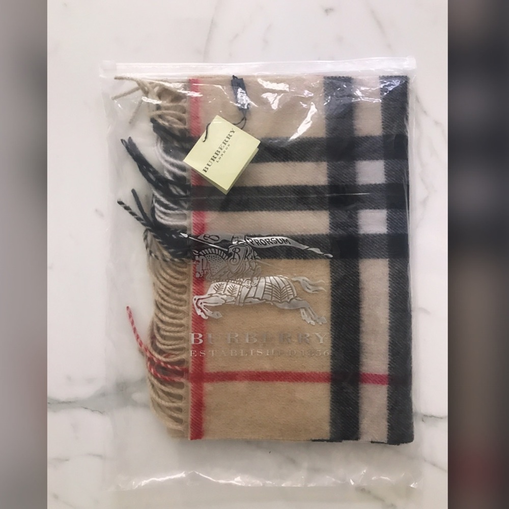 Burberry Check Scarf in Camel