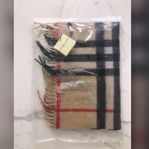 Burberry Check Scarf in Camel