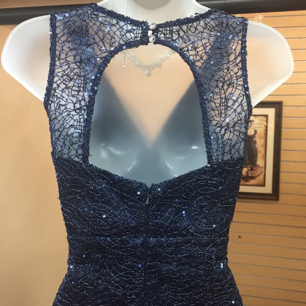 Navy blue evening gown Sizes Small, Med, Large - Picture 4 of 4