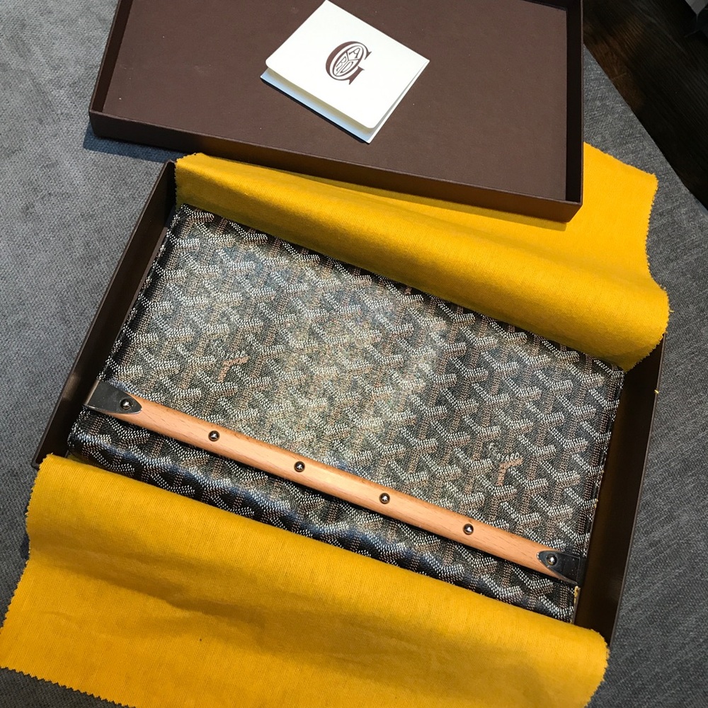❗️SOLD❗️Goyard Monte Carlo Clutch