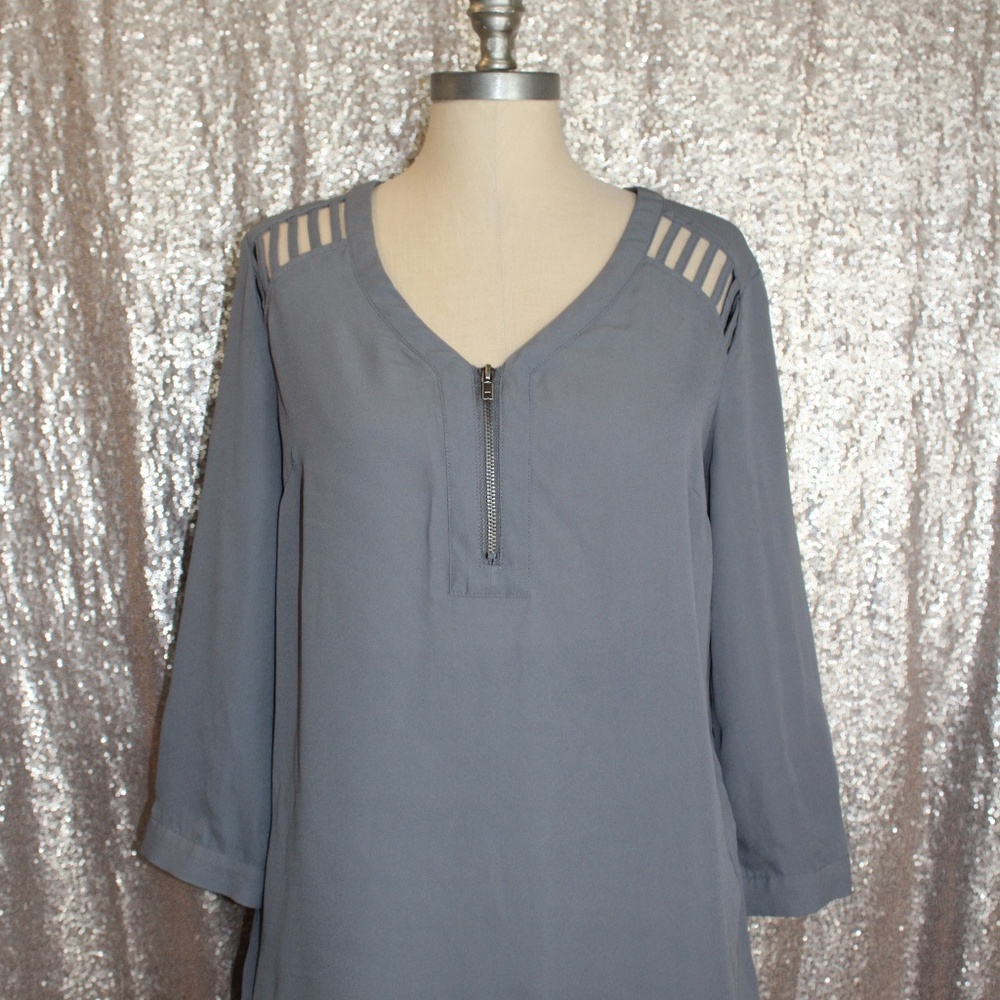 Gray Blouse - Picture 6 of 7