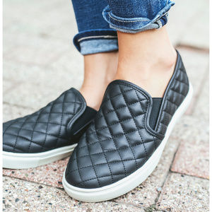 Steve Madden ECENTRCQ slides