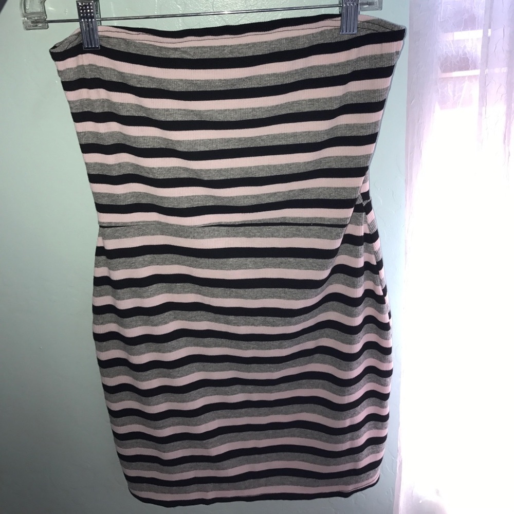 Strapless stripped dress