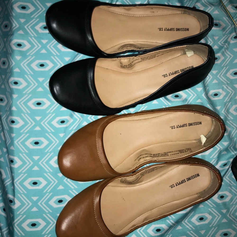 Bundle flats! Tan/brown and black flats 8.5