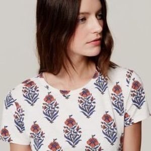 ⭐️Ann Taylor LOFT Floral Vintage Soft Tee⭐️