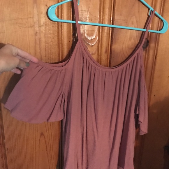 Tops - Cold shoulder tee