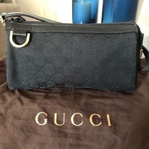 Make an offer! Gucci shoulder bag. authentic!
