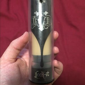 Kat Von D full coverage foundation