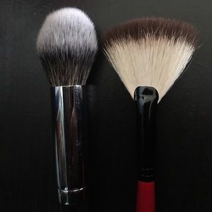 Bundle: Smashbox Fan Brush and Morphe E48