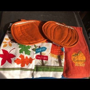 Fall kitchen accessories