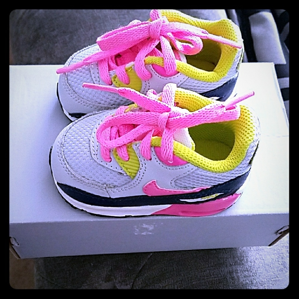 Nike air max baby shoes