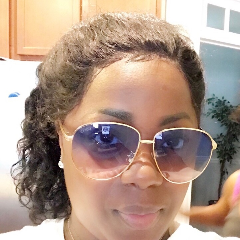 Meet your Posher, Mavis