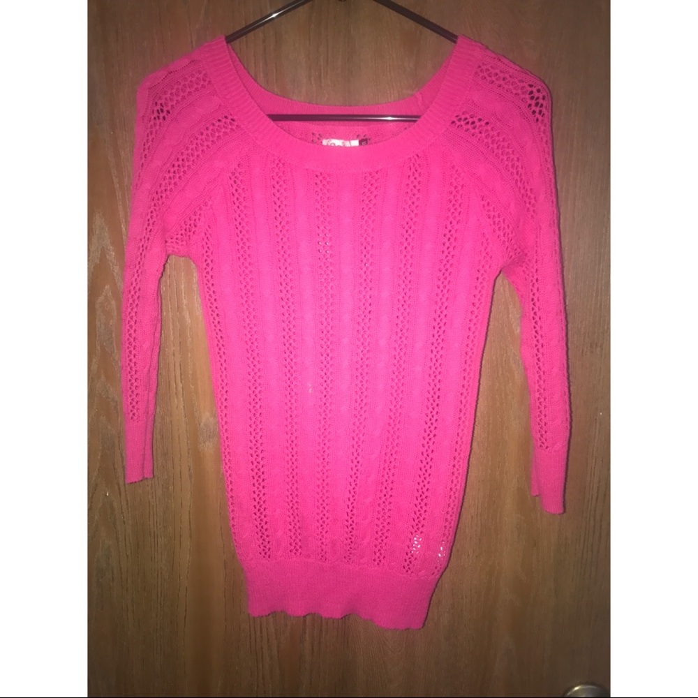 Adorable pink sweater 💖