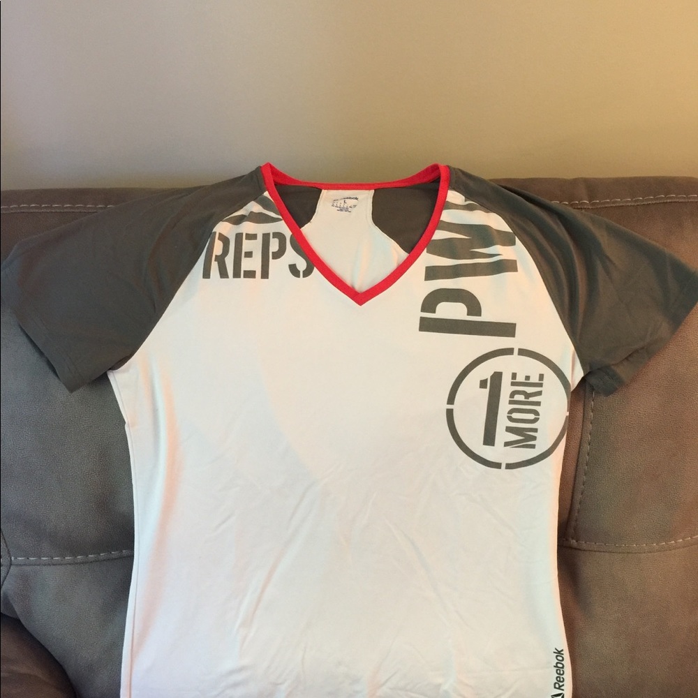 Reebok Playdry althletic short sleeve shirt