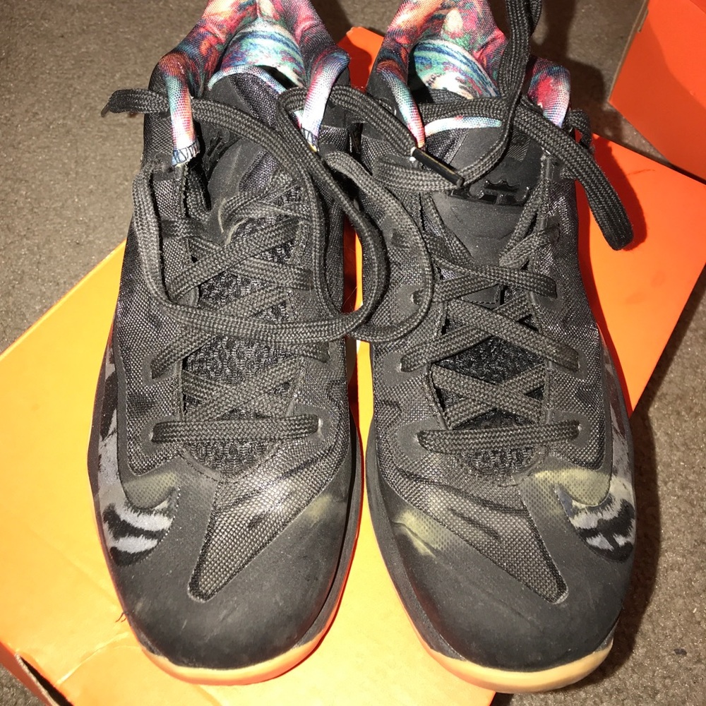 LEBRON XI