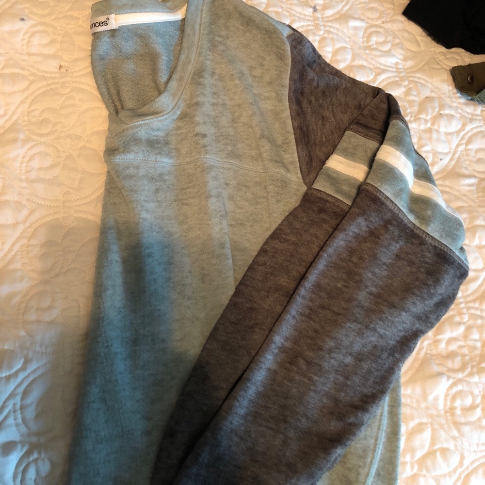 Maurice’s sweater size 2