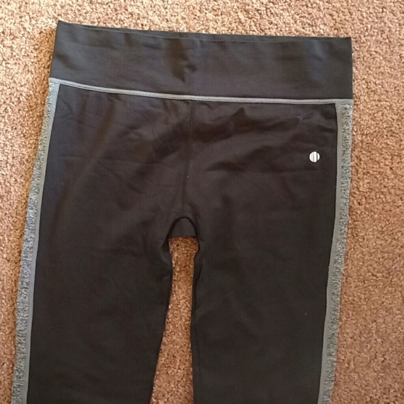 LA Leggings 🌴 - Picture 2 of 3